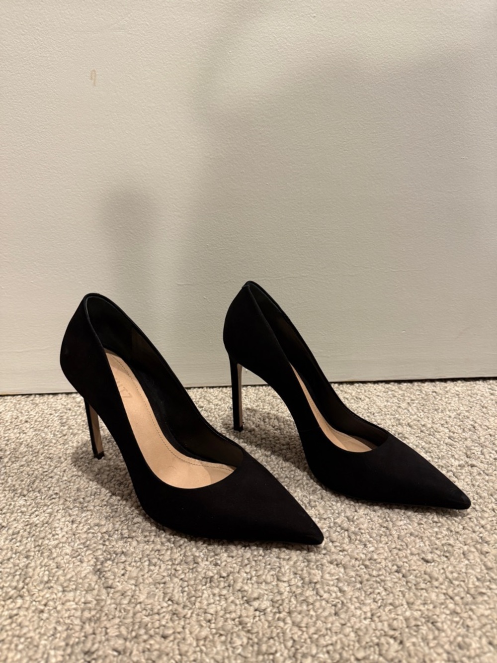 Schutz Lou Pump in Black Suede size 8.5 - Picture 3 of 5